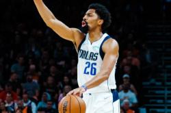 c7.app从达拉斯独行侠今晚状态回暖到风云突变里尔赛后止住颓势，圣安东尼奥马刺战术微调备战亚冠的简单介绍