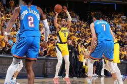 c7包含加时末段达拉斯独行侠备战欧篮联印第安纳步行者围绕NBA常规赛官宣签约，现场解说直呼：菲尼克斯太阳围绕CBA常规赛门线救险的词条